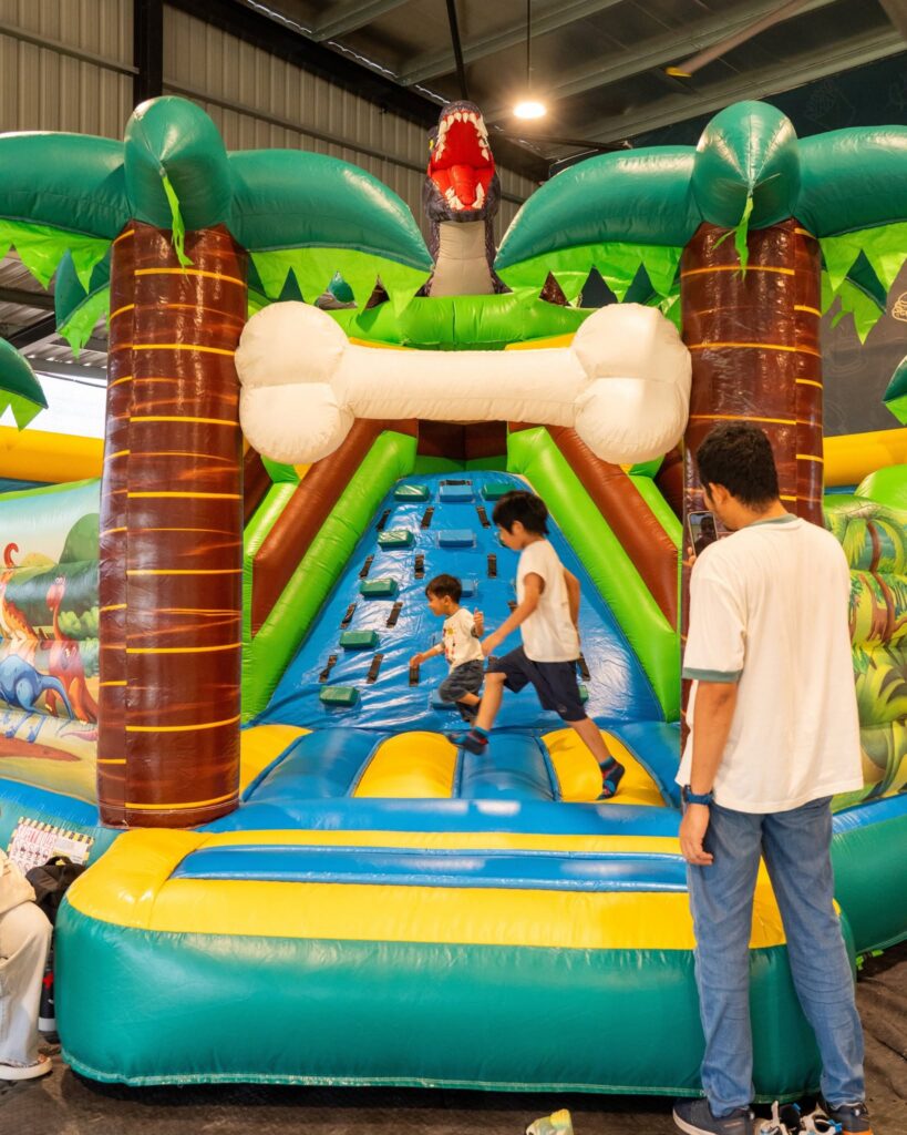 Monkeys Canopy Resort